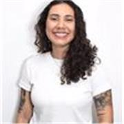 Profesora universitaria con más de ocho años de experiencia. Licenciada en Diseño Gráfico con maestría y candidata a doctora.