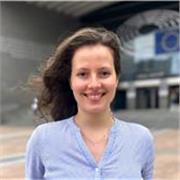 Conversational English classes in person (Innsbruck) or online to improve your fluency. 