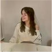 En tant qu’élève de terminale, j’ai toujours excellé en français et je suis ravi de partager mes connaissances et mon expertise 