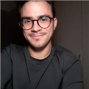 Insegnante per aiuto compiti materie letterarie (grammatica italiana, latina, greca, francese)