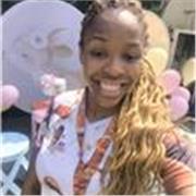 Sou Professora de crianças e jovens. Sou Recreadora infantil e contadora de histórias