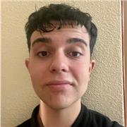 Profesor joven con título en C1 de inglés. Preparación de exámenes y mejora de conversación