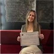 Profe de Geografía imparte clases para niños y adolescentes