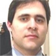 Laureato magistrale presso la Sapienza di Roma impartisce lezioni di Diritto in italiano e inglese