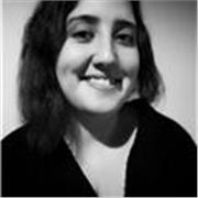 Profesora de español imparte clases para extranjeros a todos los niveles