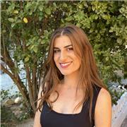 Profesora titulada de idiomas. Estudié Traducción e Interpretación y tengo expeciencia dando clases de español en Francia.