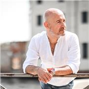 Impartisco lezioni di italiano a stranieri L2 online.
Esperienza in contesti multiculturali.
Parlo russo, polacco, inglese