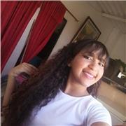 Trabaja como niñera ayudando con las tareas escolares