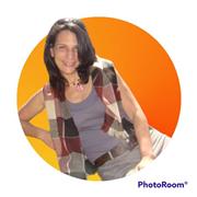 Laureata in Relazione internazionali. Insegnate fracese Alliance Francaise a Caracas. 2013/2020