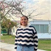 Profesora de primaria de clases personalizadas según las necesidades del estudiante