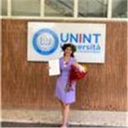 Irene, 24 anni, laureata in lingue con passione per l'innovazione. Ripetizioni divertenti e personalizzate per imparare senza stress!