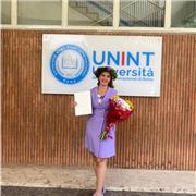 Irene, 24 anni, laureata in lingue con passione per l'innovazione. Ripetizioni divertenti e personalizzate per imparare senza stress!