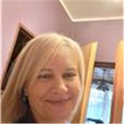 Nauczyciel w szkole i korepetytor online