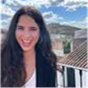 Soy estudiante, tengo facilidad para ayudar y conecto muy bien con los niños. Me gusta crear un ambiente de confianza.