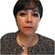 Profesora de ciencias sociales imparte clases de secundaria y preparatoria