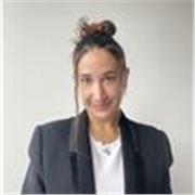 Laureata magastrale offre lezioni in materie umanistiche