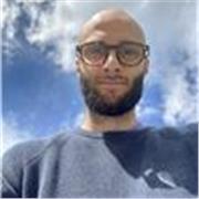 Laureato in Filosofia per ripetizioni di materie umanistiche