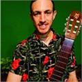Profesor de guitarra para cantantes e interesados en composición de canciones. cantautor de más de 15 años de experiencia.