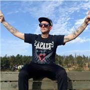 Porque no es la cámara sino el fotógrafo. Aprende hacer buenas fotos desde tu teléfono o cualquier tipo de cámaras