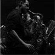 Profesor titulado da clases particulares de saxofon en Barrika