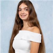 Soy estudiante de 4º ESO con expediente excelente. Doy clases de repaso a Primaria y ESO, explicando claro y ayudando con deberes.