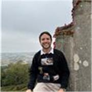 Maestro en Artes Visuales con énfasis plástico. Ofrece clase de dibujo para todas las edades en Sevilla