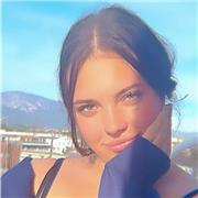 Studentessa universitaria con C1 in inglese impartisce lezioni d’inglese per studenti delle elementari, medie e superiori