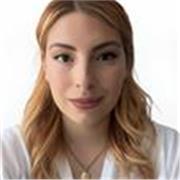 Profesora en el área de administración con formación en Alta Gerencia y Business Intelligence
