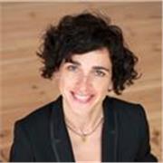 Profesora de liderazgo, comunicación, gestión de equipos, eficiencia, productividad e inteligencia emocional.