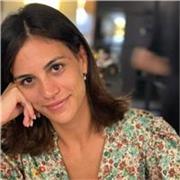 Francese Che vuole insegnare bambini e ragazzi per ameliorare il loro francese
