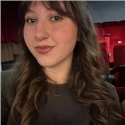 Studentessa di quinto liceo appassionata di inglese, con certificazione linguistica