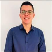 Formado em Letras Português e inglês pela Universidade Cruzeiro do Sul. Dou aulas de inglês e português, a partir dos 9 anos