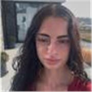 Soy Clara y soy estudiante de tercer año de ingeniería química y doy clases de matemáticas, física, química, biología, álgebra.