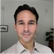 Profesor de Inglés Canadiense con certificado TEFL de la Universidad de Toronto. 