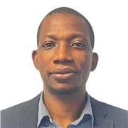 Ein Englischlehrer, der in der Lage ist, Schüler aller Altersgruppen und Sprachniveaus zu unterrichten.