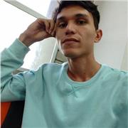 Aprendiz en formación con capacidad para enseñar, enfocado en adolescentes de 13 años en adelante