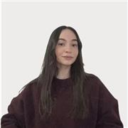 Profesora de apoyo escolar especializada en clases para niños de forma online o presencial
