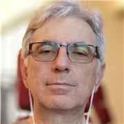 Ingegnere elettronico impartisce lezioni di matematica, fisica e informatica