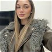 Paciente, extrovertida, y con ganas de enseñar si necesitas ayuda.
