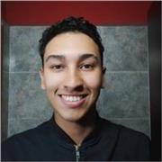 Profesor de Historia da clases virtuales a estudiantes de secundaria