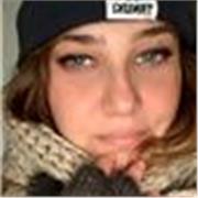 Neolaureata in Storia e Critica dell'Arte presso l'Università Statale di Milano offre ripetizioni