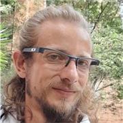 Soy maestro en artes escenicas y trabajo tecnicas coporales de lecoq, meyehold, Stanivslaky entre otros. Talleres de performance, teatro convencional, teatro callejero, expresion corporal, oralidad y linguistica