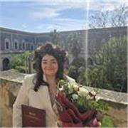 Laureata in Lingue (inglese e francese livello C1); Offro ripetizioni di lingua francese per ogni età e livello.