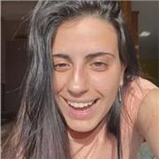 Inglés, matemáticas, lengua castellana, ciencias, literatura, también a quien le interese puedo dar clases de pádel.