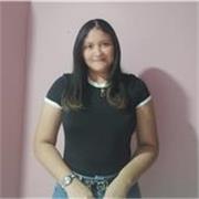 Profesor ayuda con los deberes virtuales