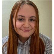 Estudiante de filología hispánica, apta para todos los niveles excepto el universitario.