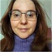 Laureata in Mediazione Linguistica offre lezioni di inglese per bambini e ragazzi di scuole medie e superiori.