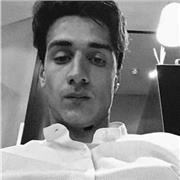 Ragazzo diplomato al liceo scientifico e laureato in psicologia impartisce lezioni private online delle materie appartenenti all’indirizzo scientifico e di psicologia, dunque matematica, storia, italiano, biologia, chimica, psicologia, statistica …