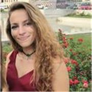 Neolaureata a pieni voti impartisce lezioni in materie umanistiche