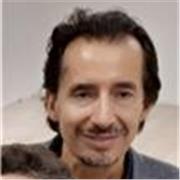 Sono un Interprete e Traduttore di Inglese e Tedesco. Organizzo corsi per migliorare o iniziare da zero a parlare in modo fluente.